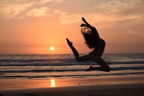 dance-adriana-aceves-2-nlajnsazm-unsplash-600.jpg