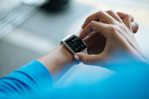 fitness-tracker-luke-chesser-rcowmc8qf8a-unsplash-600.jpg